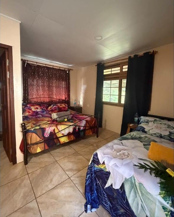 Bungalow Mokoto : les deux grands lits doubles