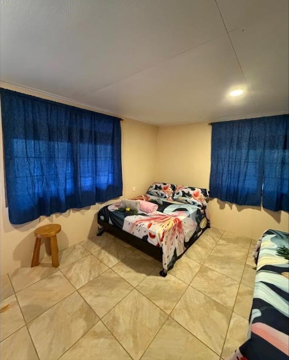 Bungalow Reva : les deux lits doubles de la chambre